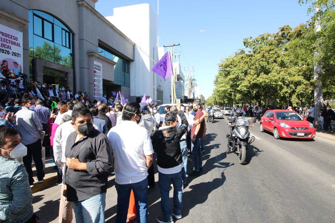 $!Trataré de ser el candidato que el PAS merece: Rocha Moya en su registro por este partido ante el IEES