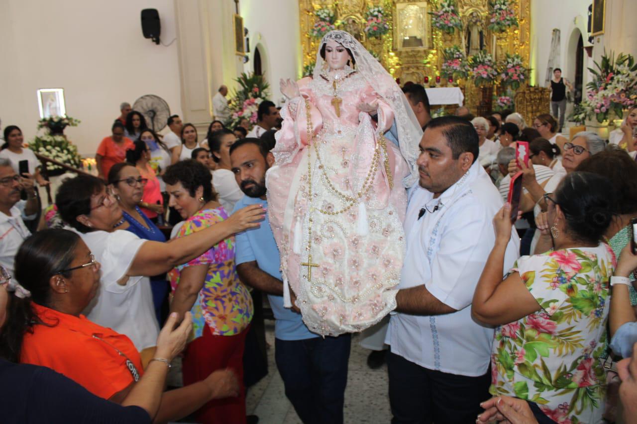 $!Se visten de blanco en la romería de Nuestra Señora del Rosario para pedir por la paz en Sinaloa