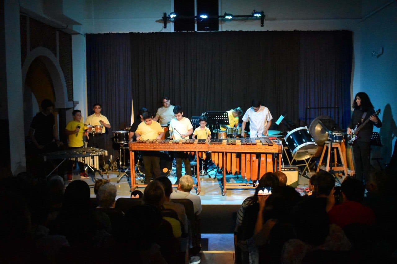 $!Los alumnos más pequeños mostraron lo aprendido en clase con la marimba.