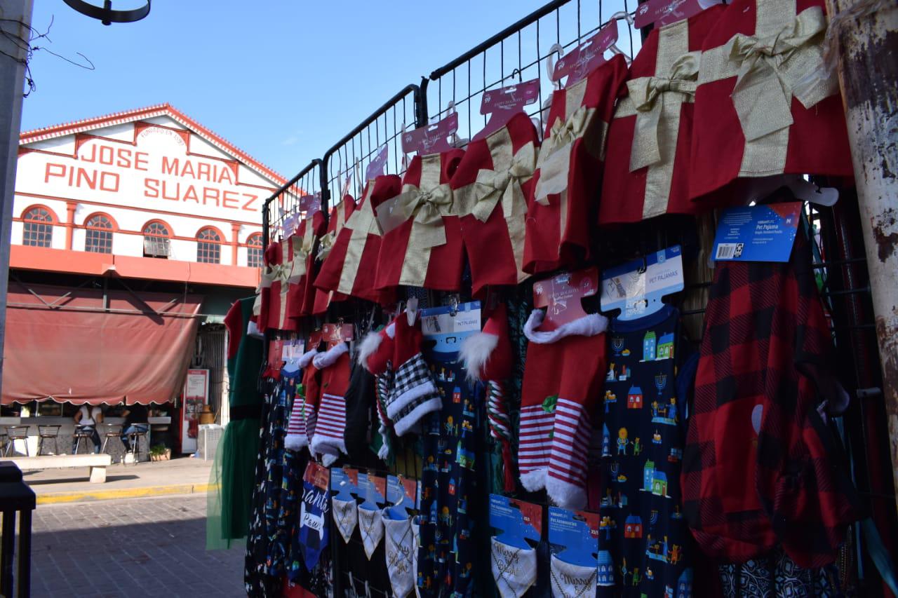 $!Comerciantes despiden ‘El Buen Fin’ y dan la bienvenida a la Navidad en Mazatlán