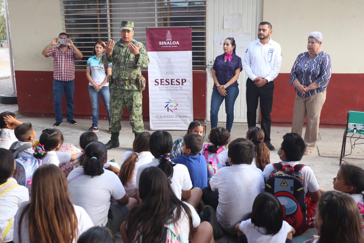 $!Sedena inicia campaña contra adicciones en Colonia La Sirena