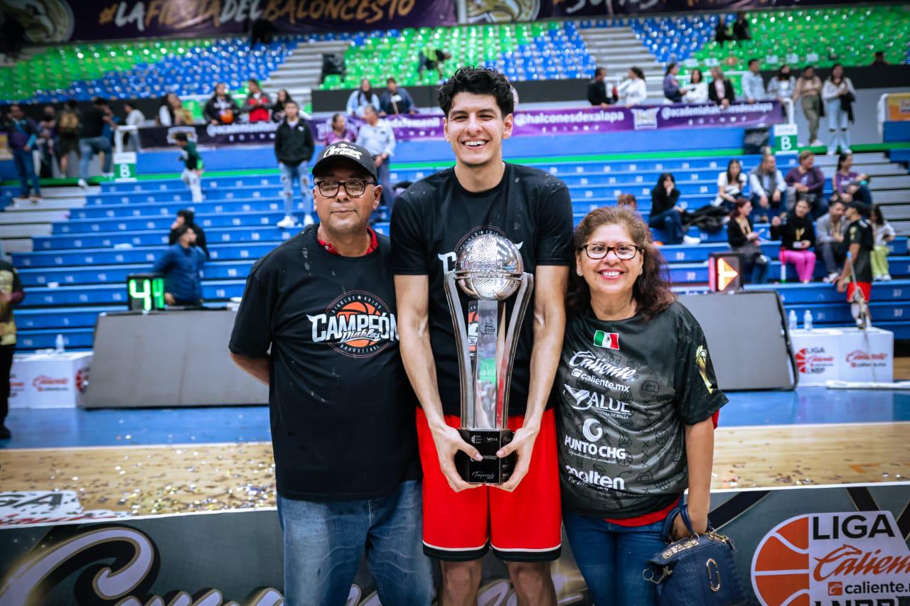 $!Es algo que soñaba conseguir algún día: mazatleco Irving Martínez, campeón en LNBP