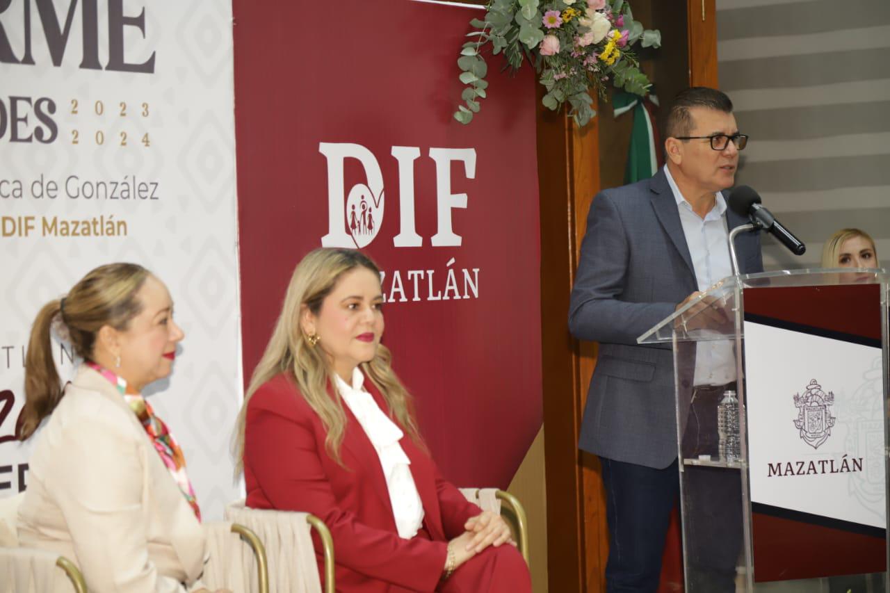 $!Entrega presidenta del Sistema DIF Municipal su informe de actividades 2023-2024