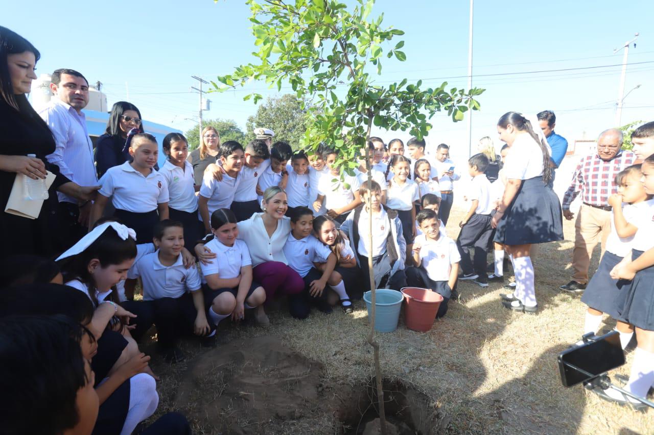 $!Celebra Estrella Palacios primer Lunes Cívico en primaria de la comunidad de Escamillas