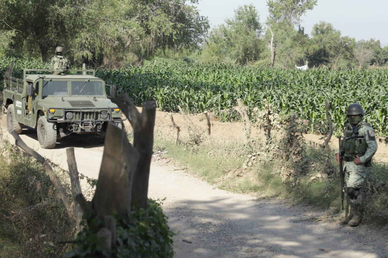 $!Dejan cuatro hombres asesinados a orillas de una milpa en El Walamo