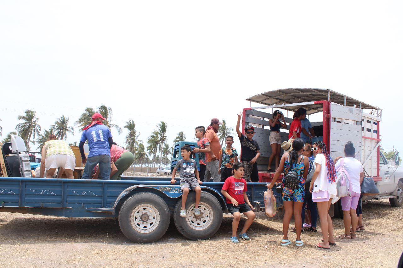 $!Llegan familias a Fiesta de Las Cabras con refrigeradores y estufas