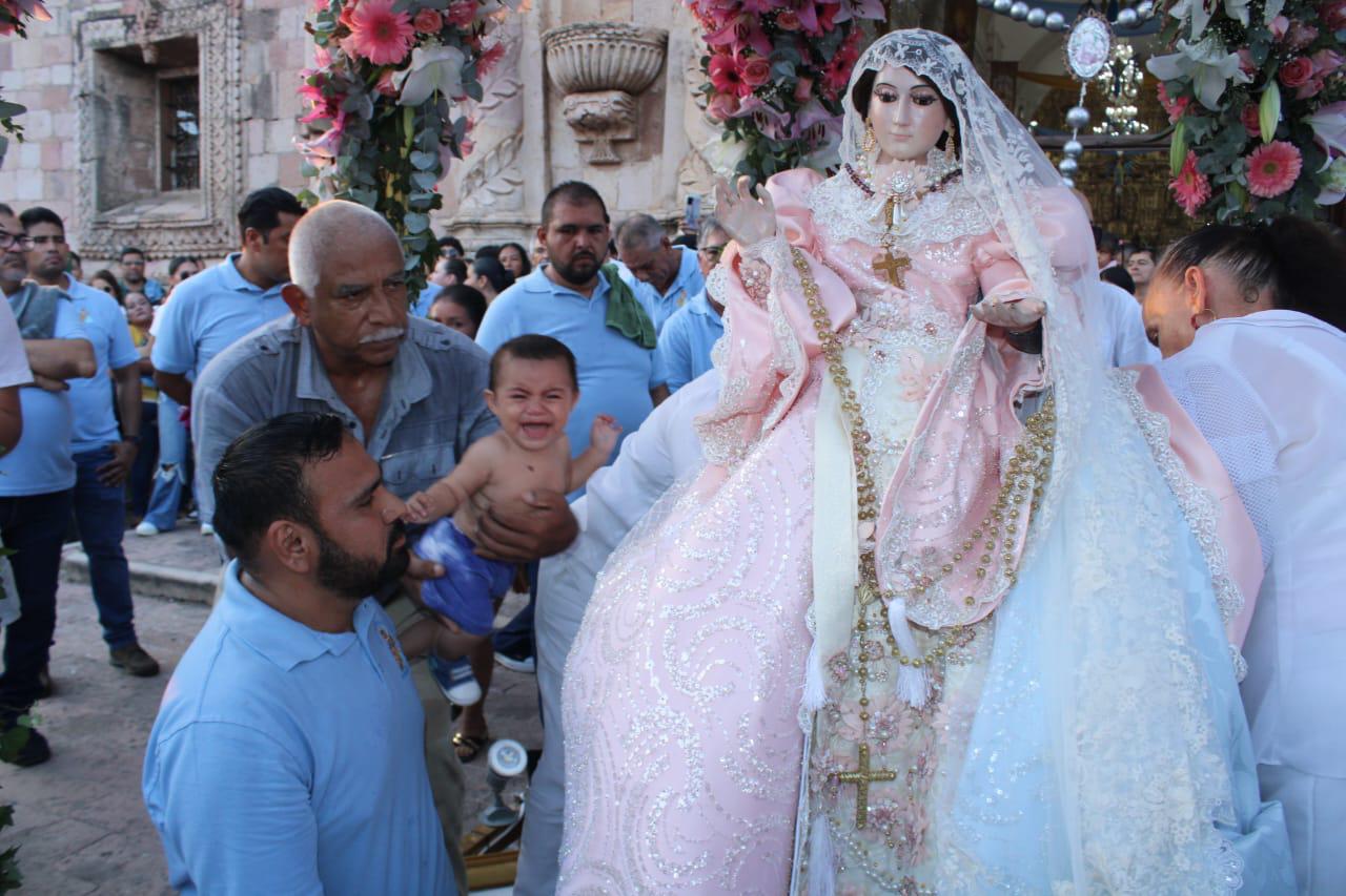 $!Se visten de blanco en la romería de Nuestra Señora del Rosario para pedir por la paz en Sinaloa