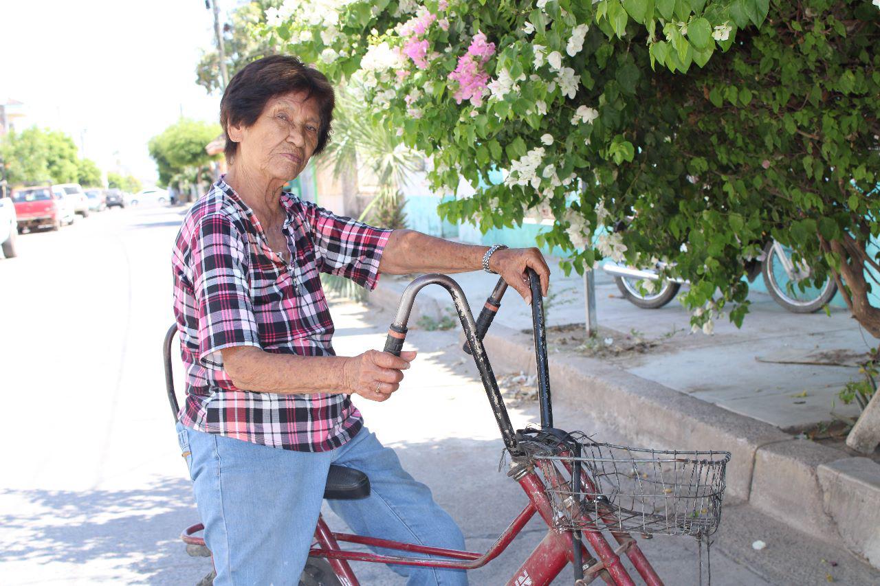 $!‘Son mis pies, en ella puedo andar por todos lados’, dice Emma, de 87 años