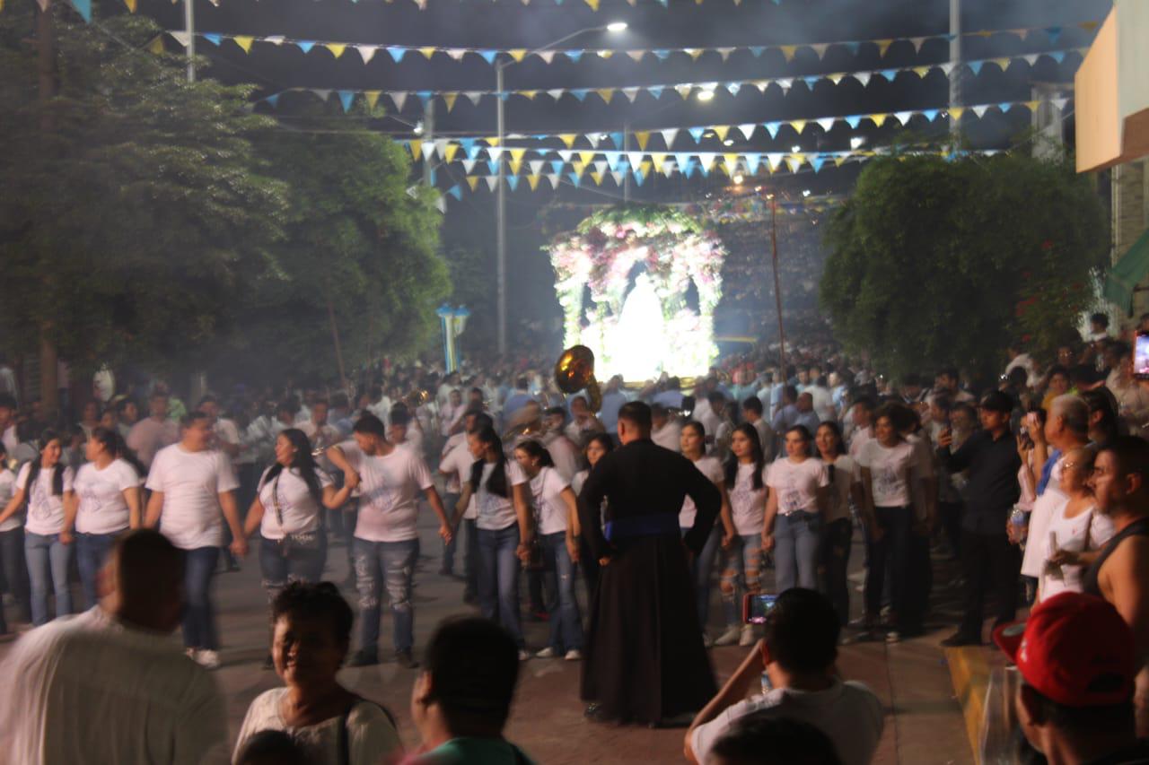 $!Se visten de blanco en la romería de Nuestra Señora del Rosario para pedir por la paz en Sinaloa