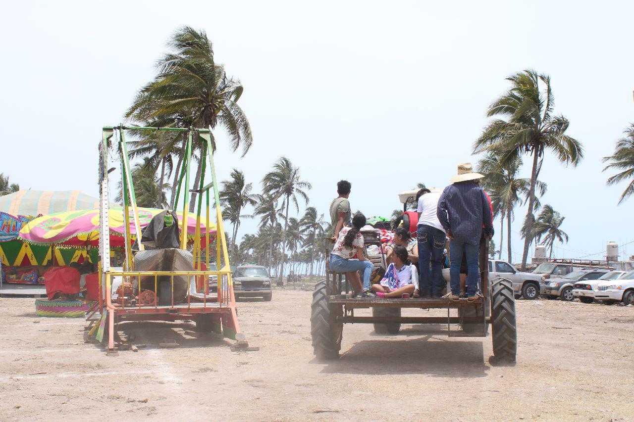 $!Llegan familias a Fiesta de Las Cabras con refrigeradores y estufas