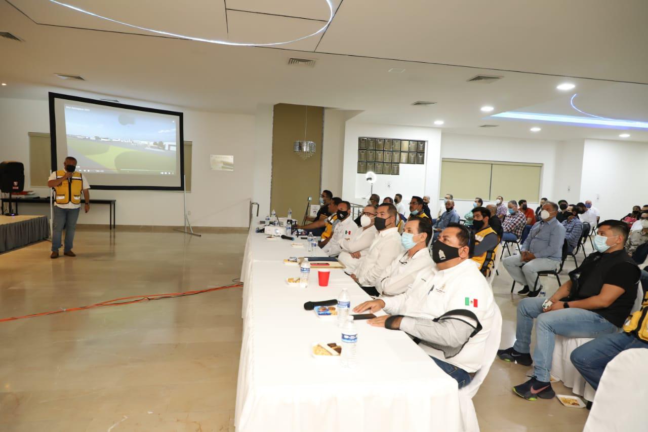 $!Presentan Parque Aeroespacial MZT a miembros del Colegio de Ingenieros de Mazatlán