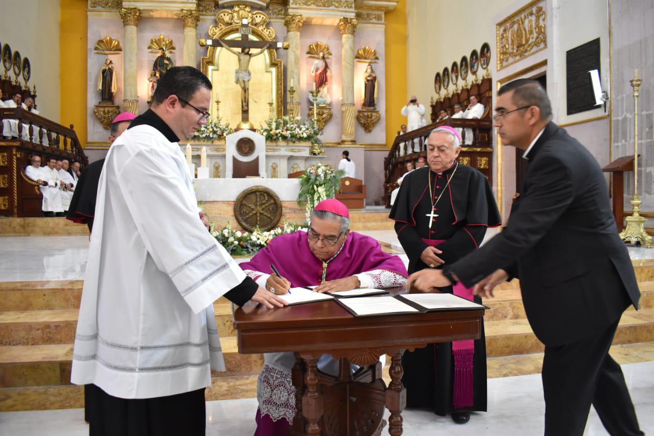 $!Monseñor Jesús José Herrera asume como nuevo Obispo de Culiacán