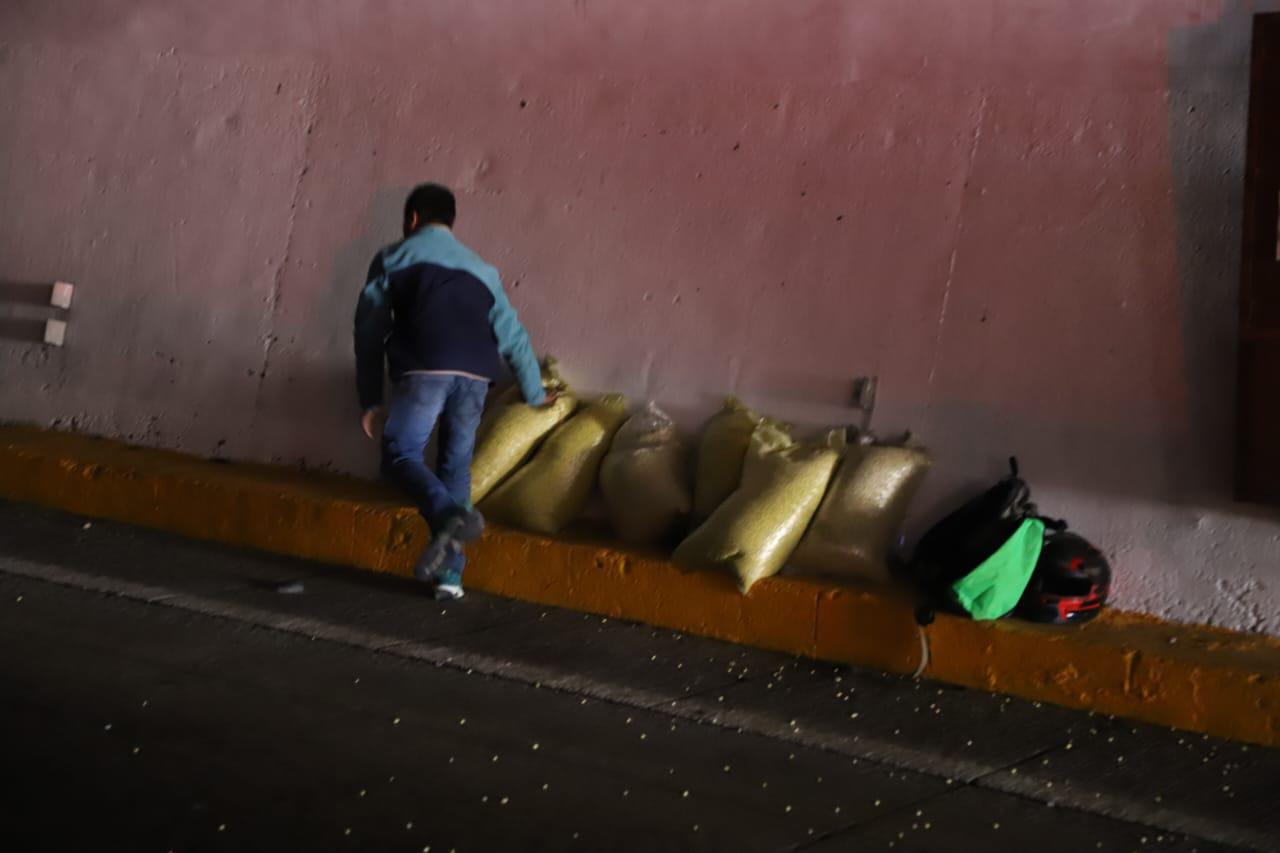 $!Se incendia tractocamión en el túnel El Carrizo II de la Durango-Mazatlán; muere un chofer y otro huye