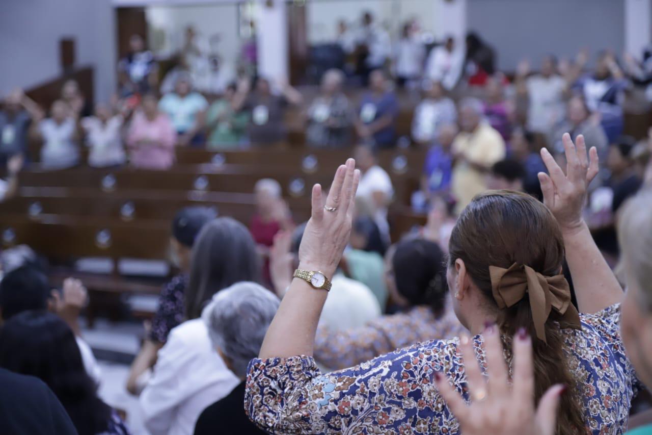 $!Entre alabanzas y oraciones, da inicio la edición 28 del Congreso Diocesano de RCCES