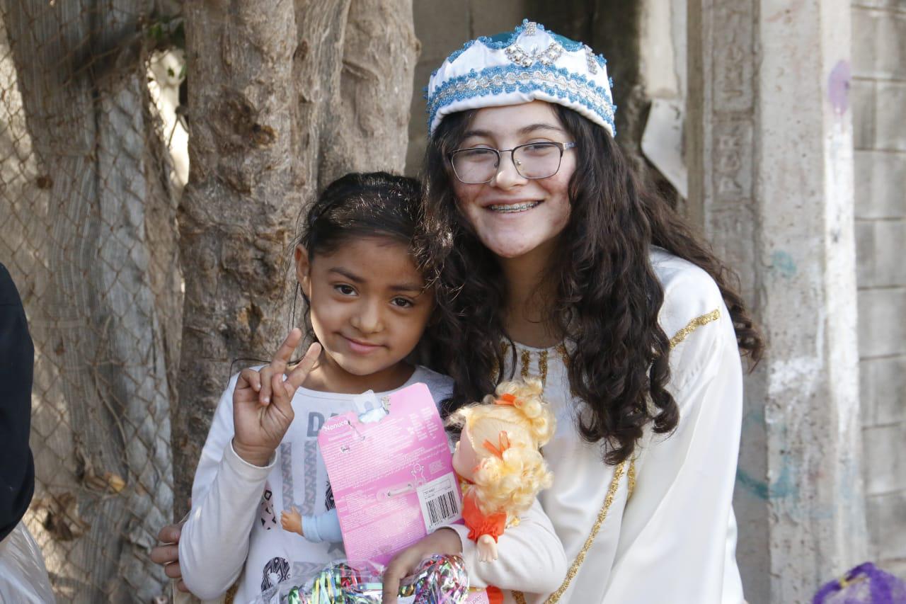 $!Vanessa sonríe con la visita de los Reyes Magos.