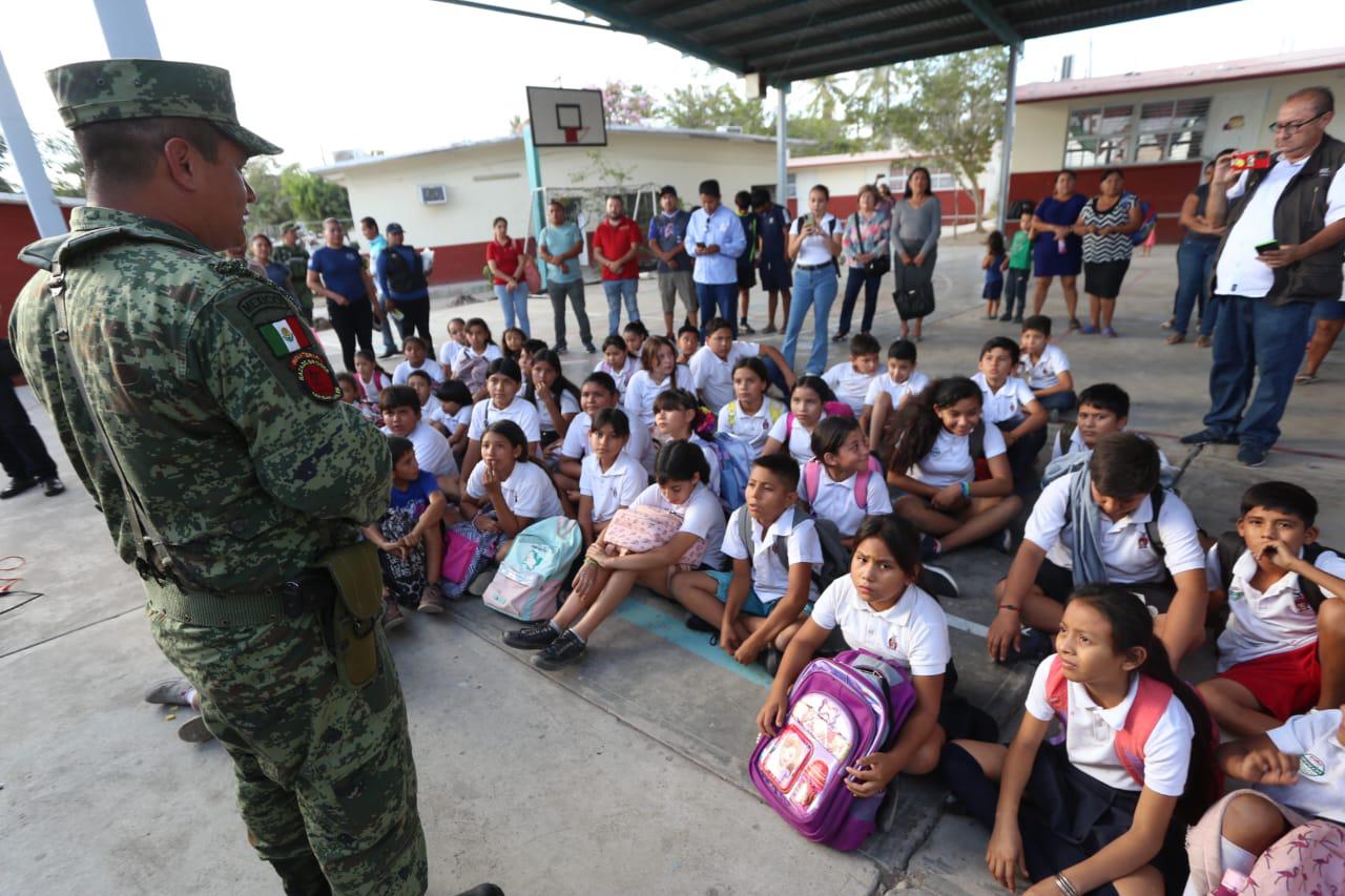 $!Sedena inicia campaña contra adicciones en Colonia La Sirena