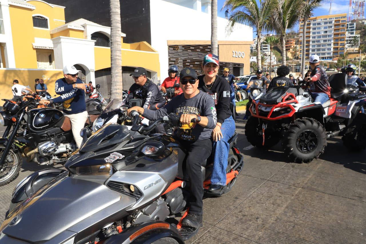 $!Cientos de motociclistas recorren el paseo costero de Mazatlán dentro de la Semana de la Moto