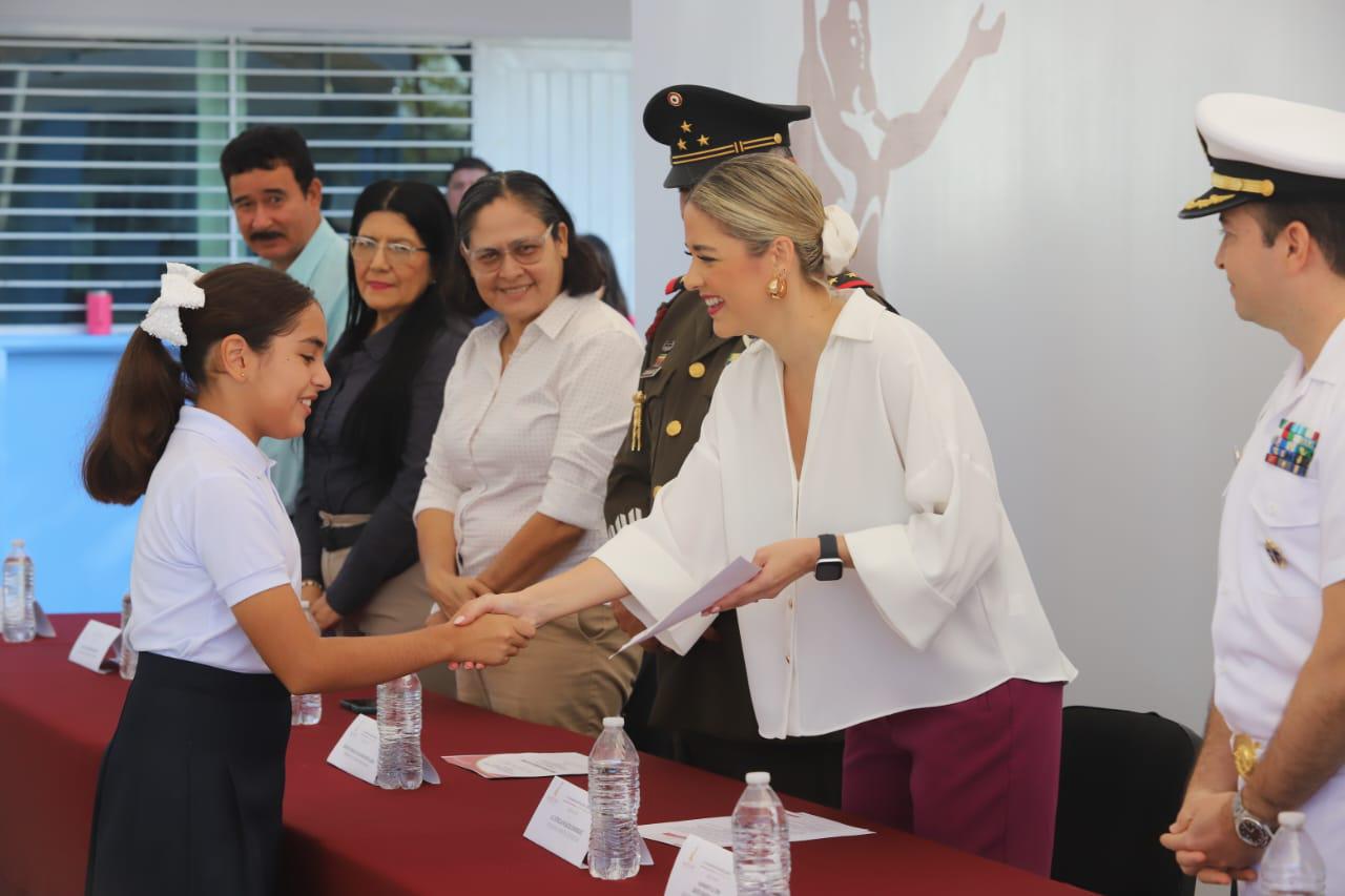 $!Celebra Estrella Palacios primer Lunes Cívico en primaria de la comunidad de Escamillas