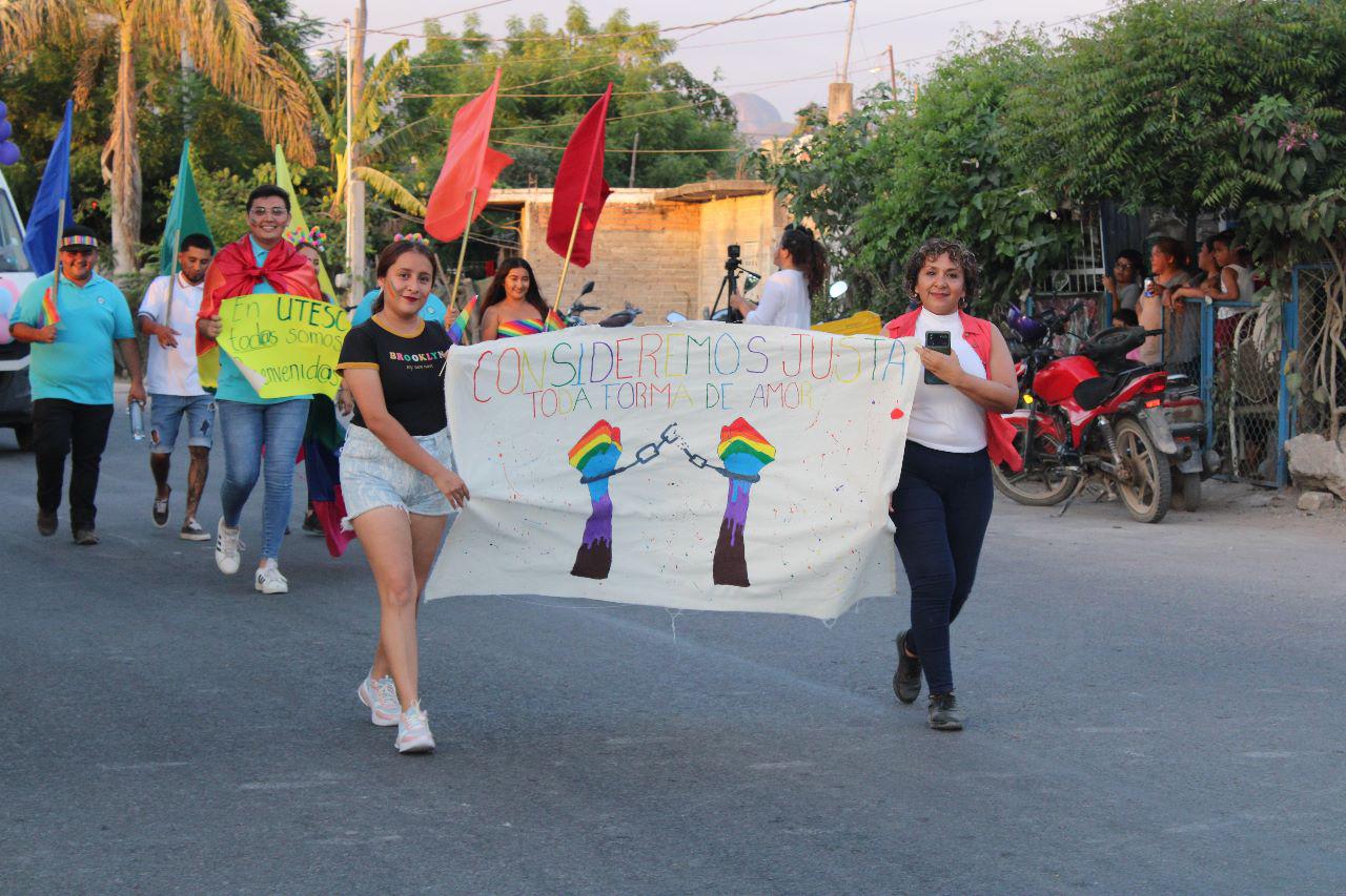 $!Marcha comunidad LGBTQ+ de Escuinapa por la justicia y los crímenes de odio