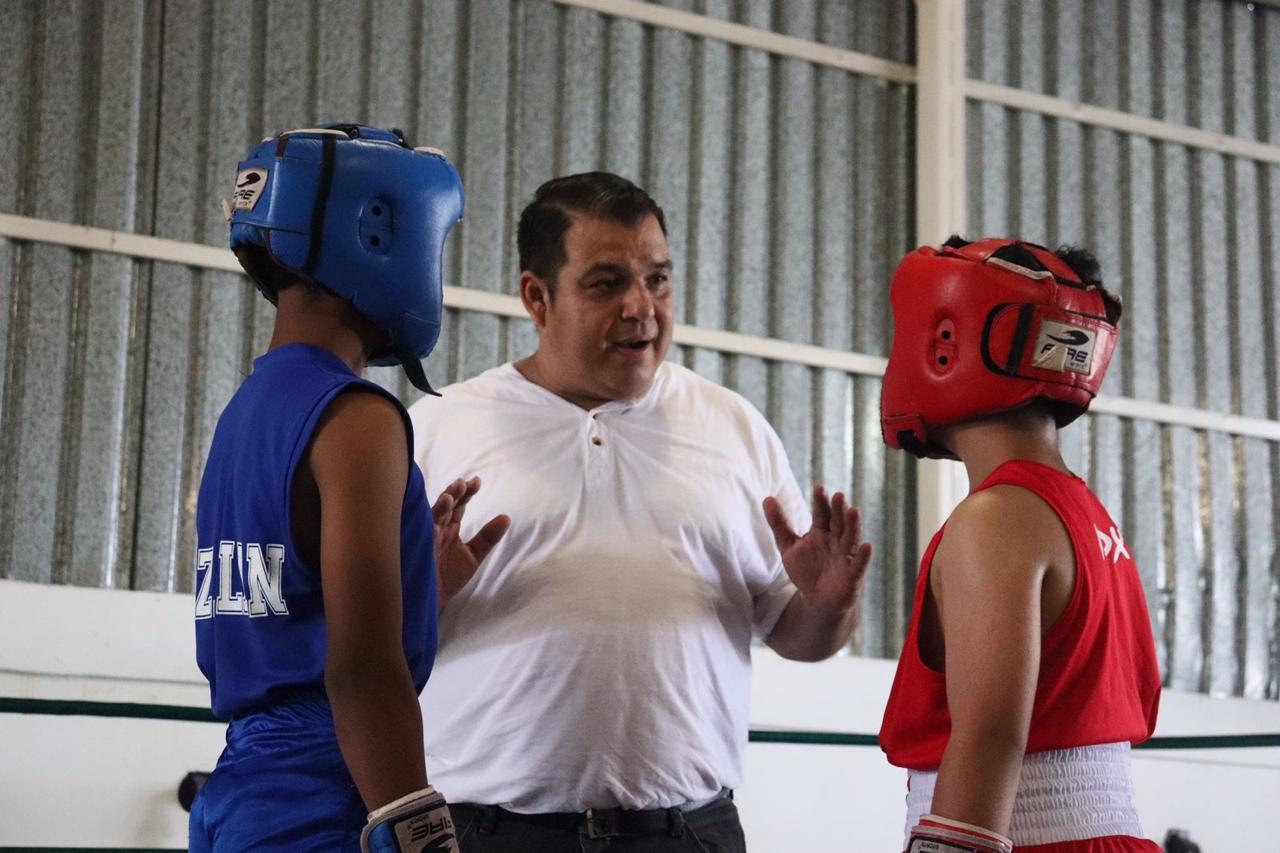 $!Boxeadores pulen sus habilidades arriba del ring