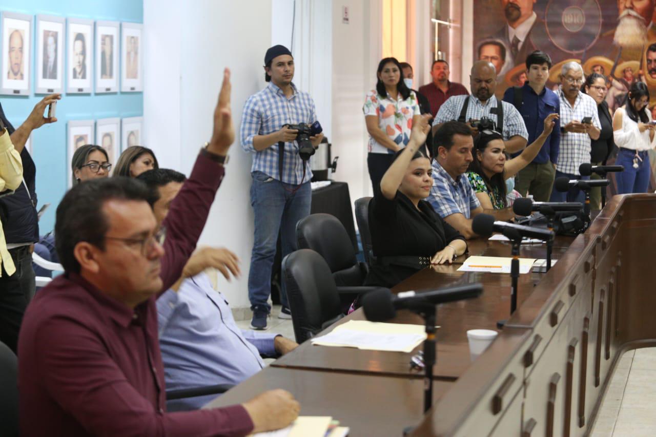 $!Aprueba Cabildo por mayoría remoción del Secretario del Ayuntamiento de Mazatlán