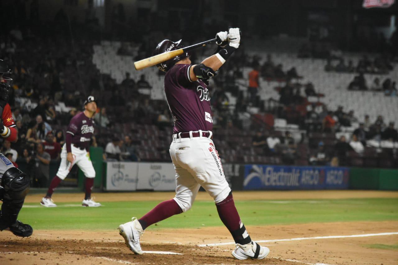 $!Tomateros de Culiacán pone 2-0 el Clásico Sinaloense en el primer playoff