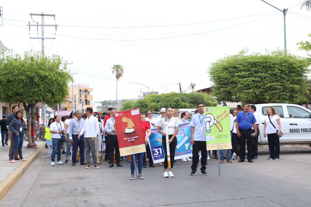 $!Marchan en Escuinapa para concientizar sobre los efectos del tabaco