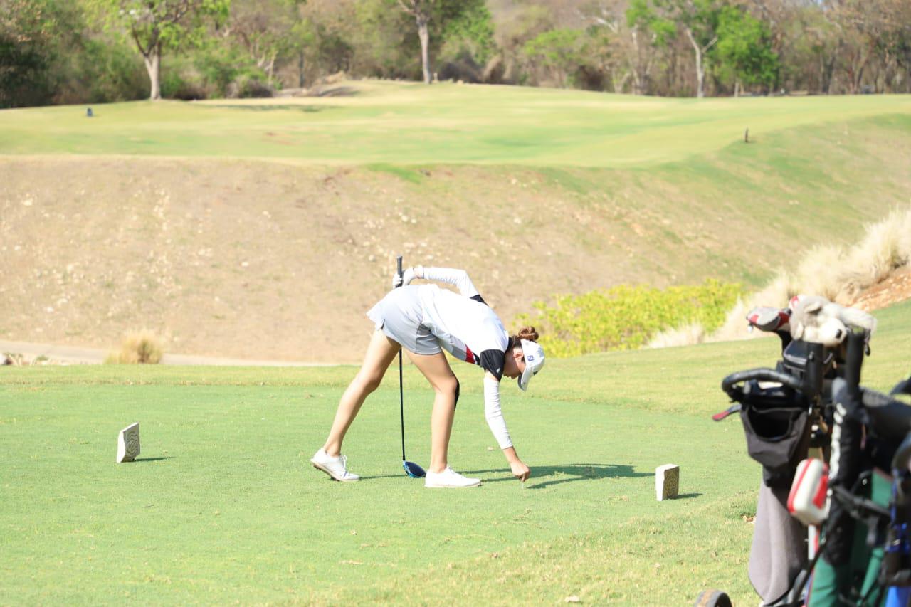 $!Tiene Ricardo Ríos buen día en golf de Nacionales Conade