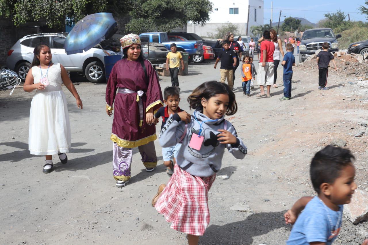 $!¡Gracias! Cumplen los Reyes Magos de Noroeste una vez más con niñas y niños de Mazatlán