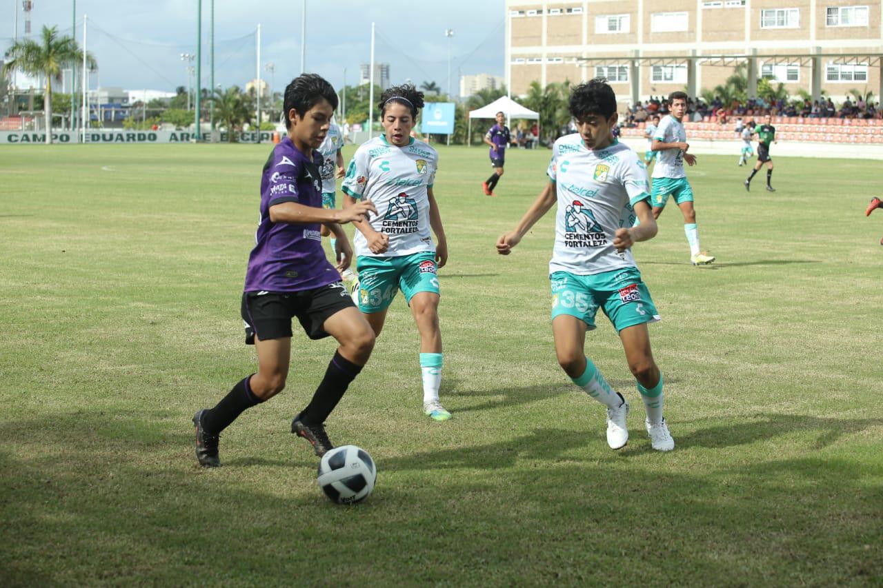 $!León arrebata puntos al Mazatlán FC en las categorías Sub 14 y Sub 16