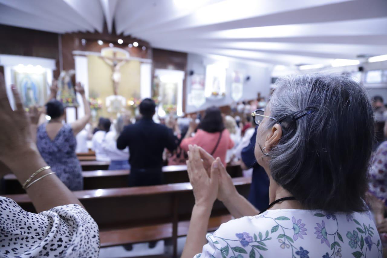 $!Entre alabanzas y oraciones, da inicio la edición 28 del Congreso Diocesano de RCCES