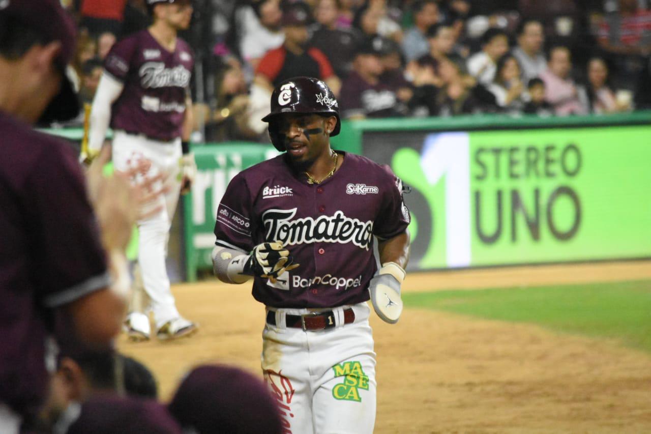 $!Tomateros de Culiacán pone 2-0 el Clásico Sinaloense en el primer playoff