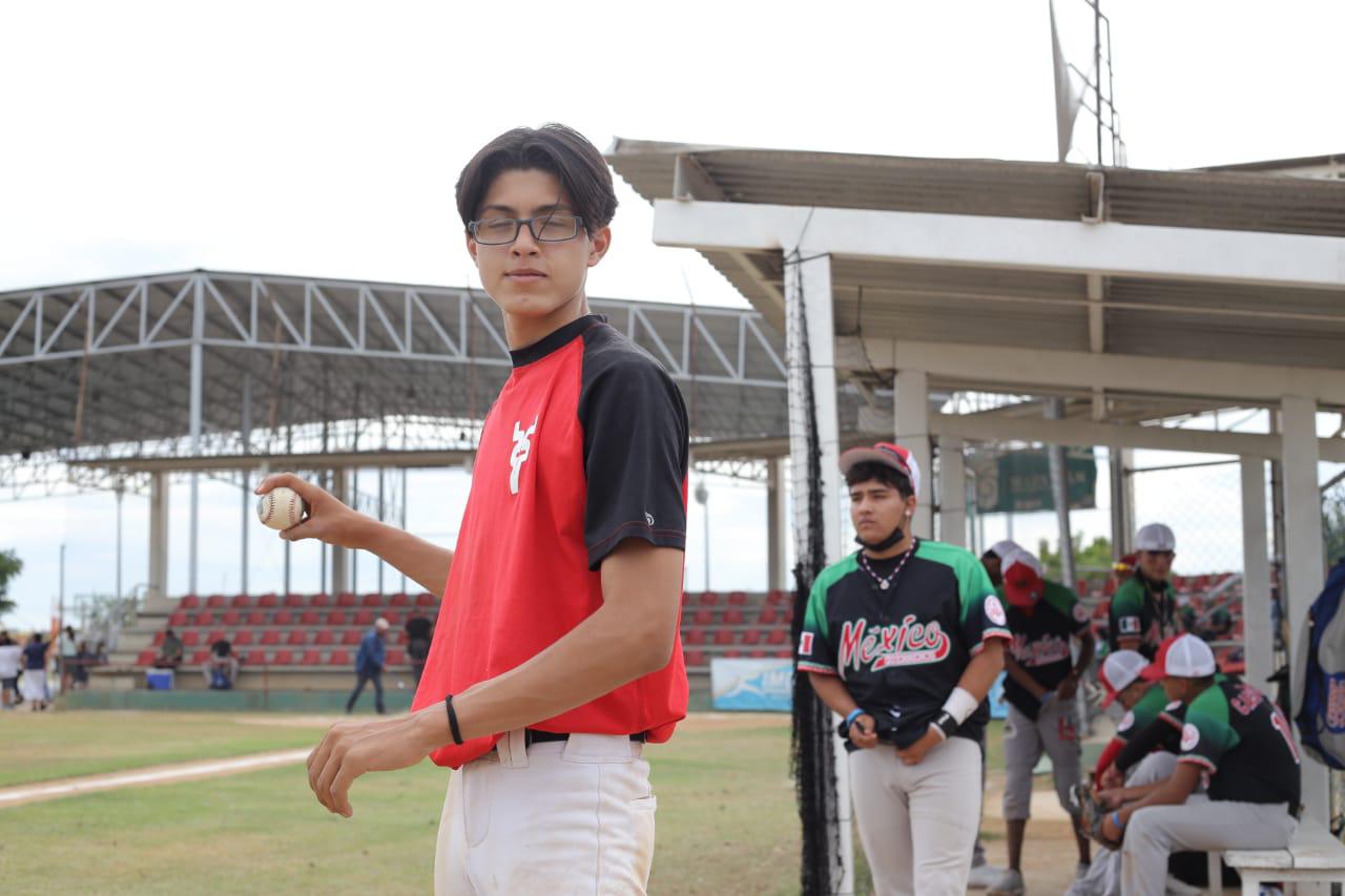 $!Santiago Contreras expresa su orgullo: ‘Se siente muy bonito el poder estar de regreso en un campo de juego’