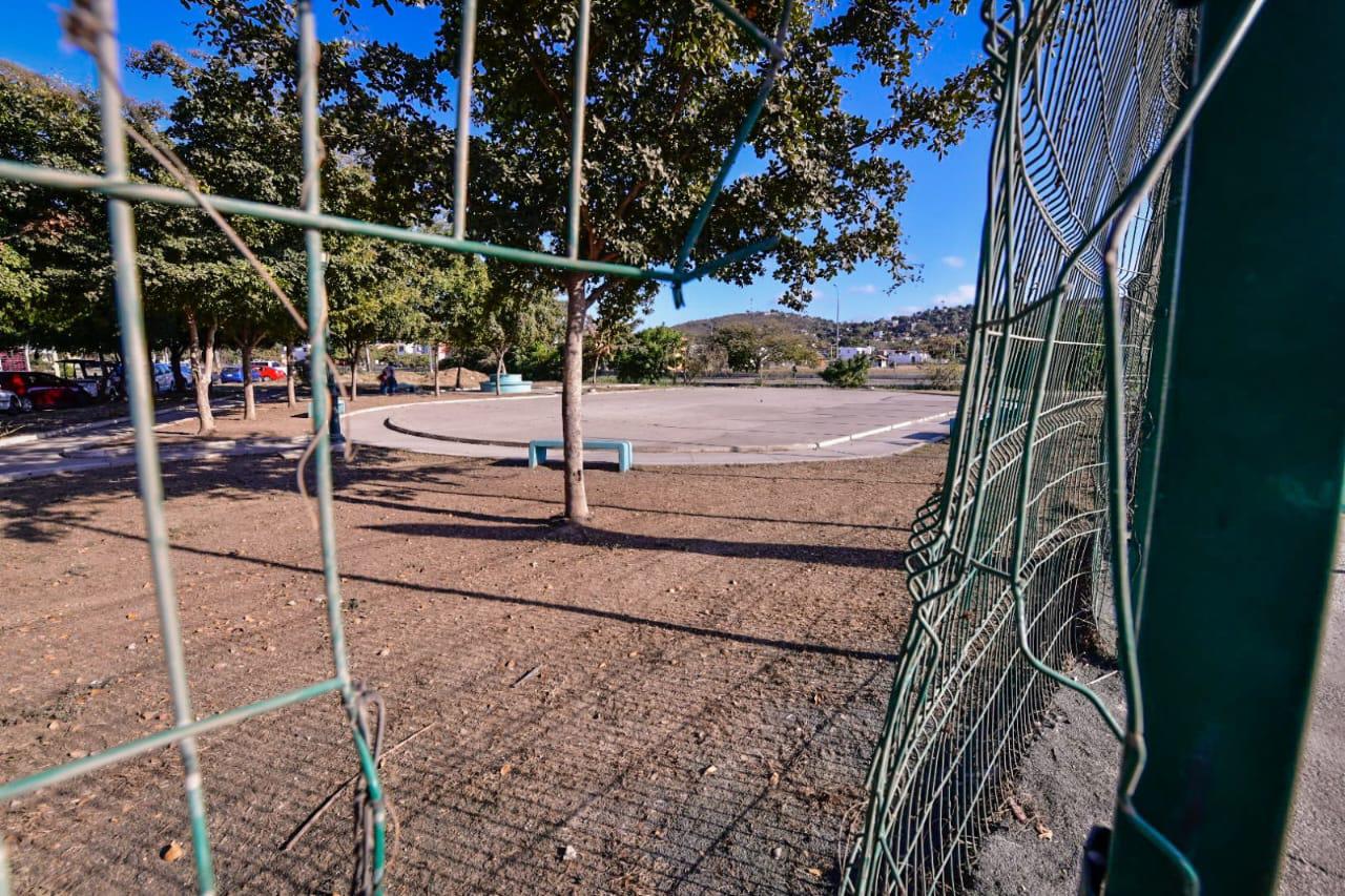 $!Invertirán más de un millón de pesos para rescatar parque deportivo de La Foresta