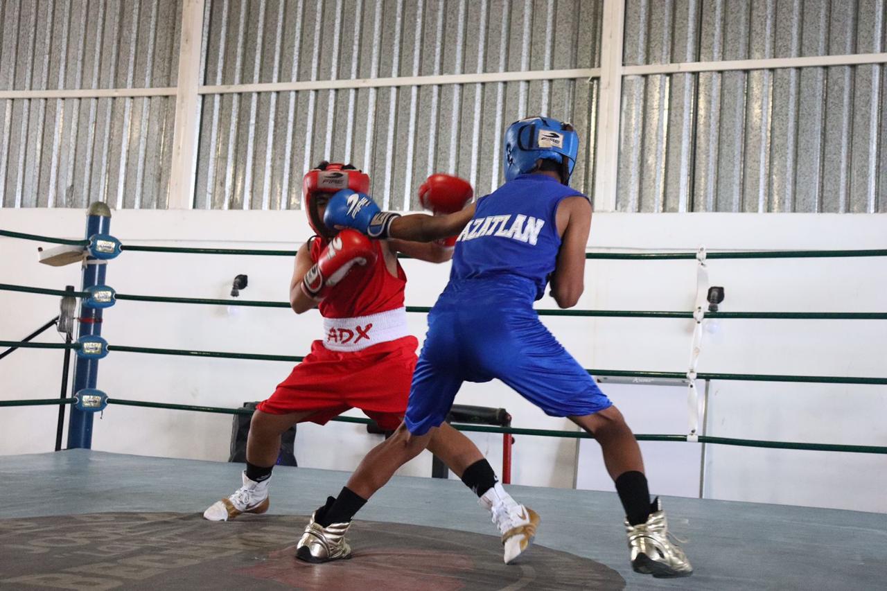 $!Boxeadores pulen sus habilidades arriba del ring