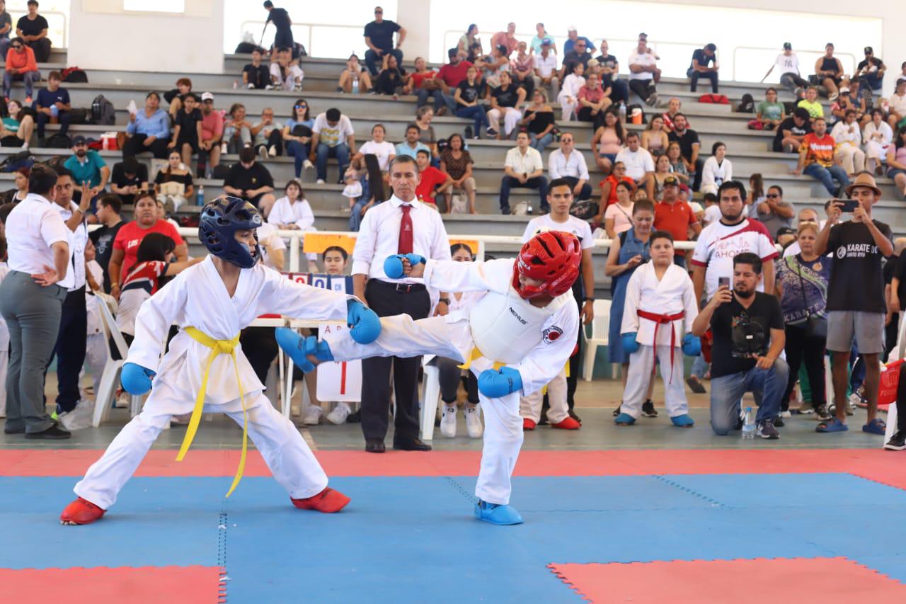 $!Lucen artemarcialistas infantiles en Copa de Karate Noroeste