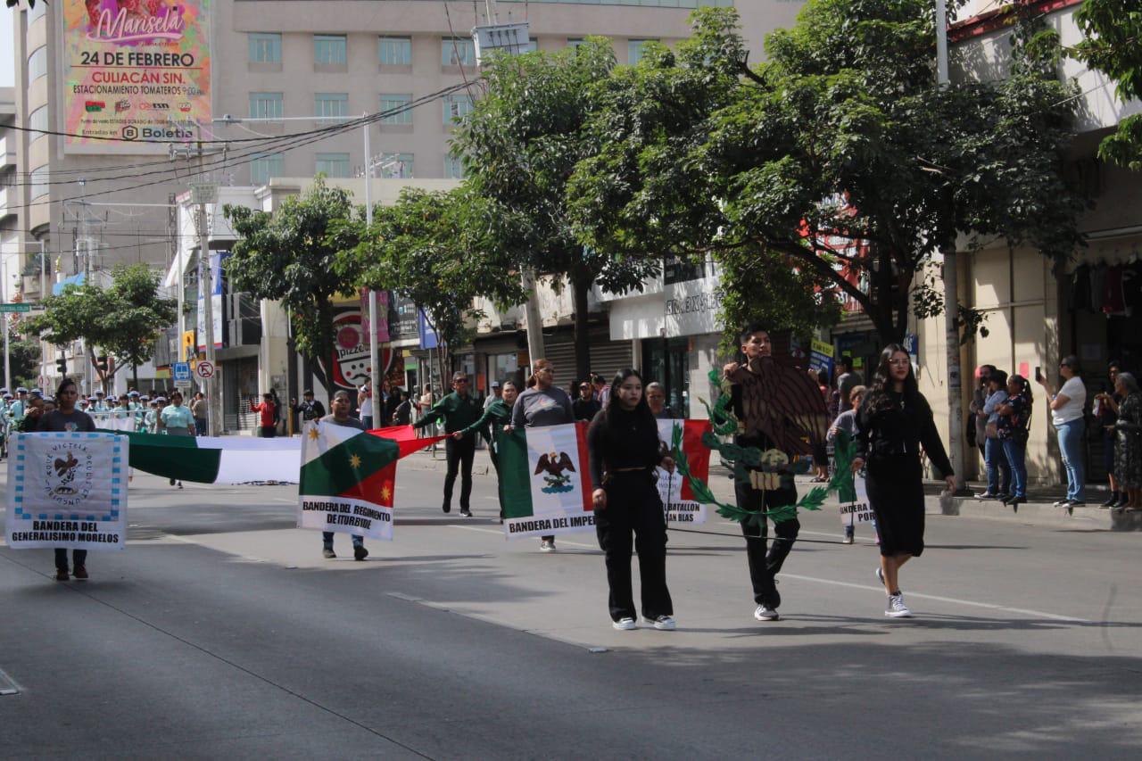 $!Celebran en Culiacán 29 años del Desfile de Banderas Históricas en Culiacán