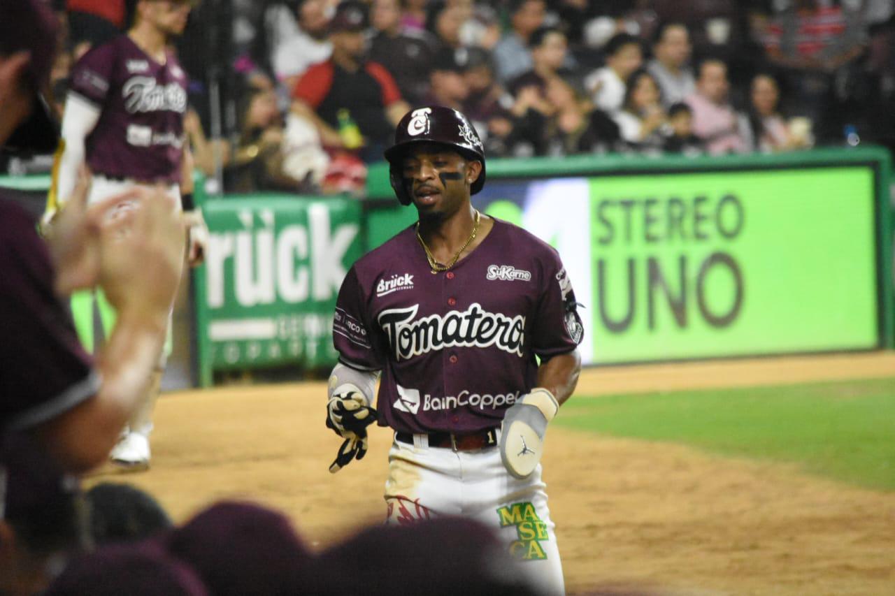 $!Tomateros de Culiacán pone 2-0 el Clásico Sinaloense en el primer playoff