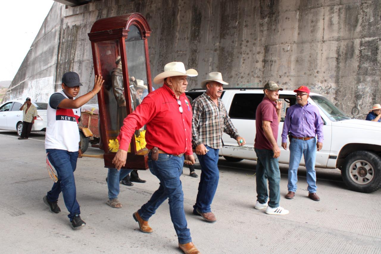 $!Productores realizan peregrinación en Escuinapa; piden para tener suficiente agua en la Presa ‘El Peñón’