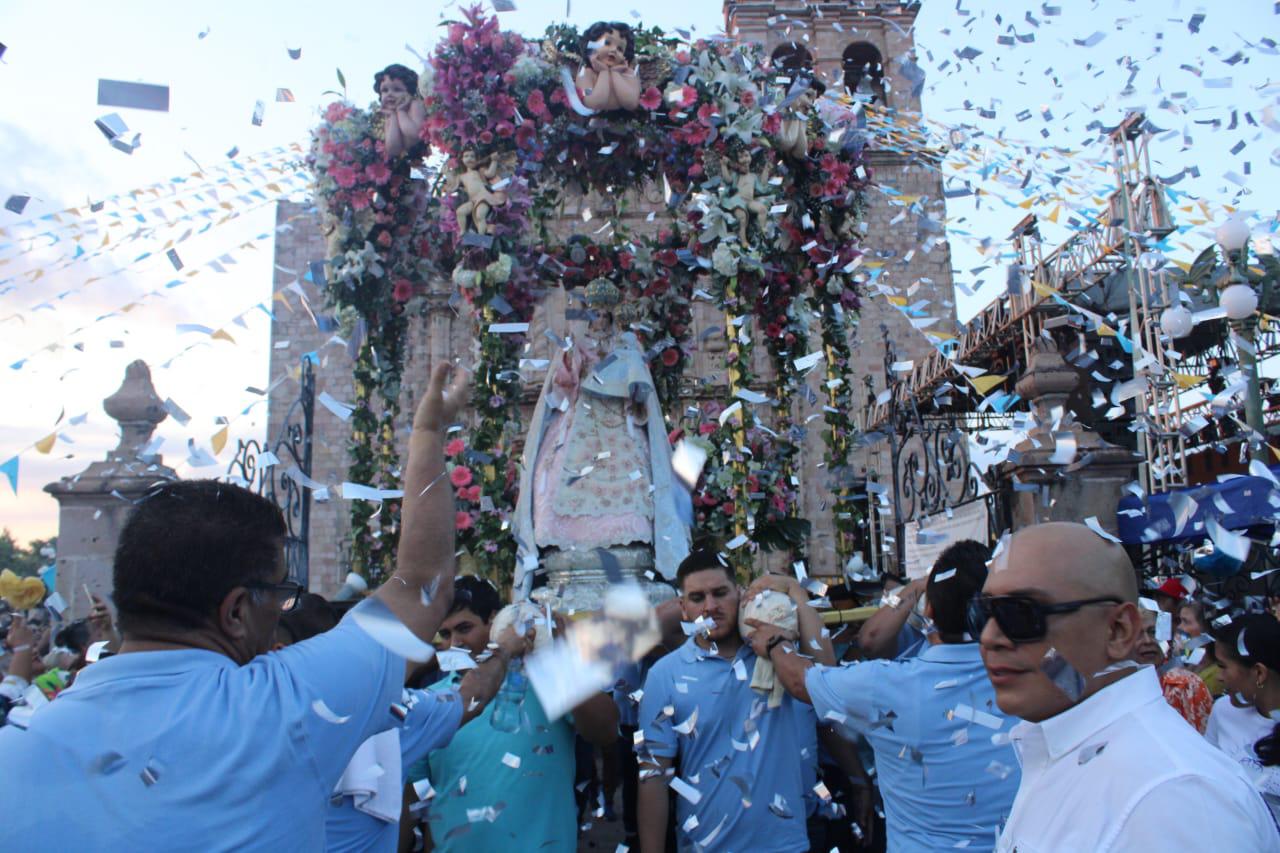 $!Se visten de blanco en la romería de Nuestra Señora del Rosario para pedir por la paz en Sinaloa