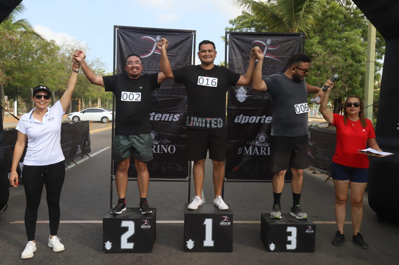 $!Festejan comunicadores Día de la Libertad de Expresión haciendo deporte