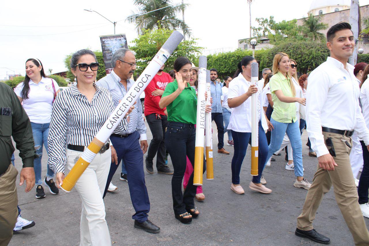 $!Marchan en Escuinapa para concientizar sobre los efectos del tabaco