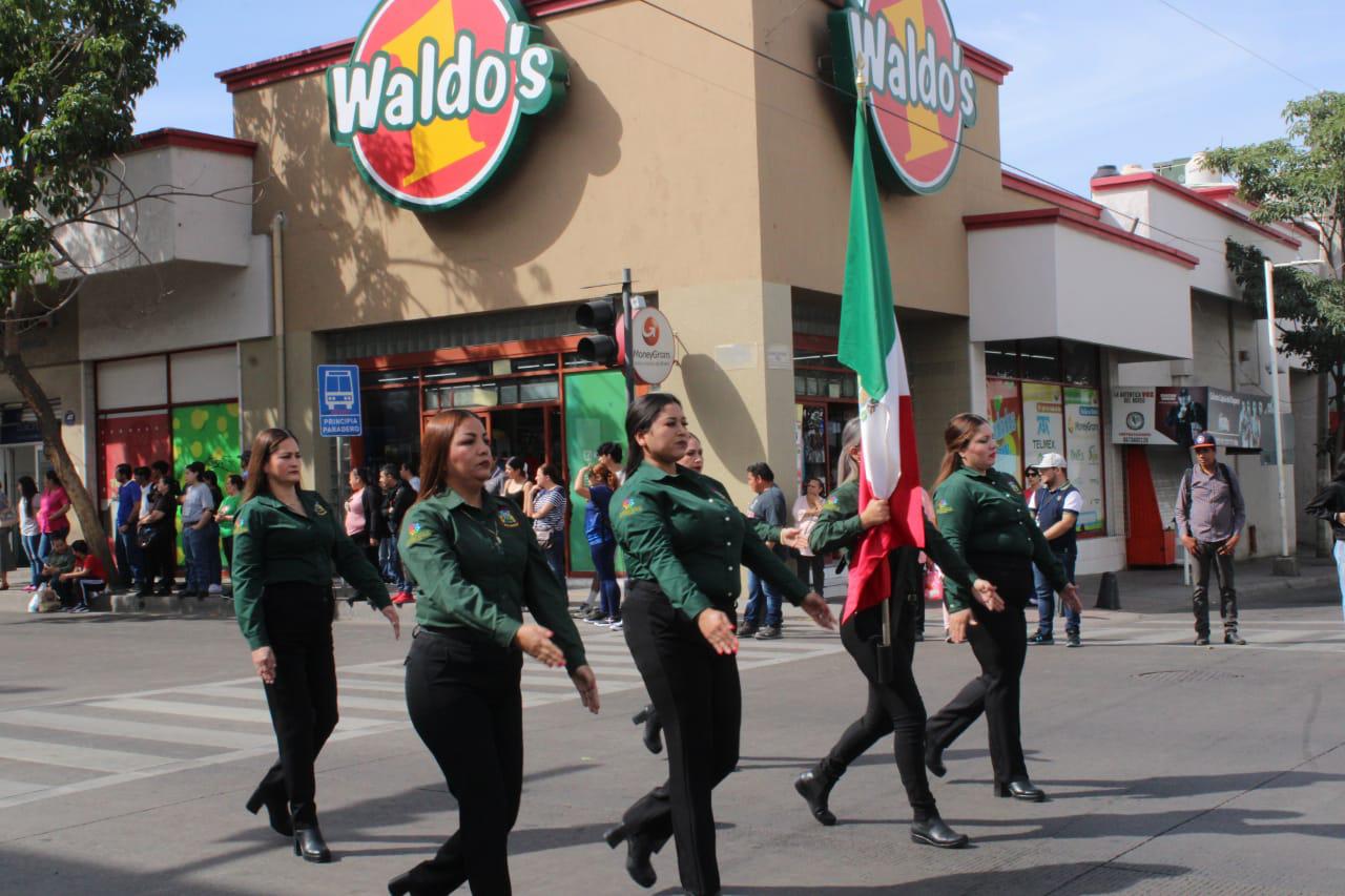 $!Celebran en Culiacán 29 años del Desfile de Banderas Históricas en Culiacán