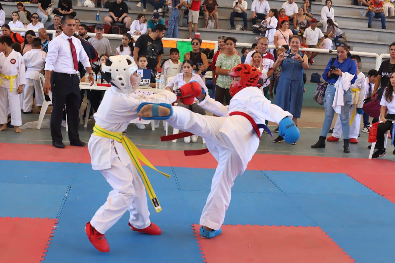 $!Lucen artemarcialistas infantiles en Copa de Karate Noroeste