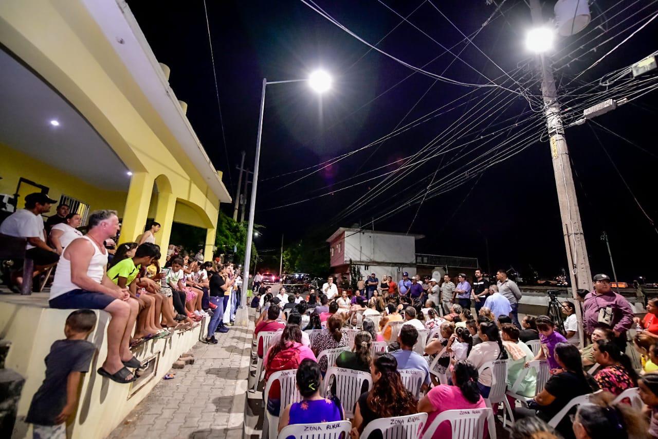 $!¡Llegó la luz! Nuevas lámparas LED iluminan la Isla de la Piedra