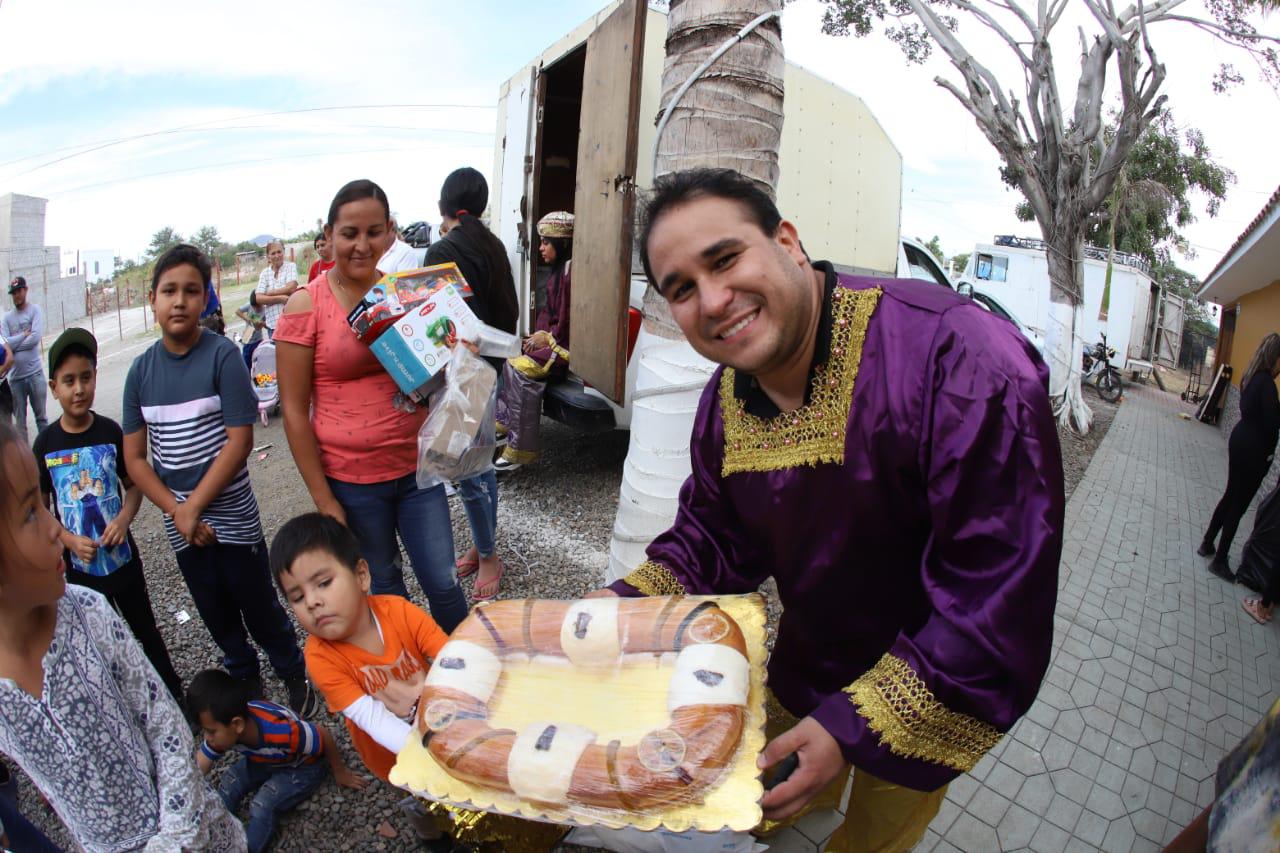 $!Merari, lista para hacer pulseras, recibió cuatro kits que le llevaron los Reyes Magos de Noroeste