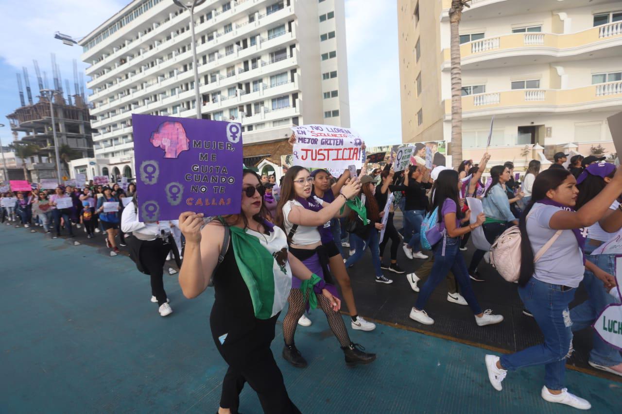 $!En la marcha 8M recuerdan con pase de lista y minuto de ruido a las que ya no pueden alzar la voz