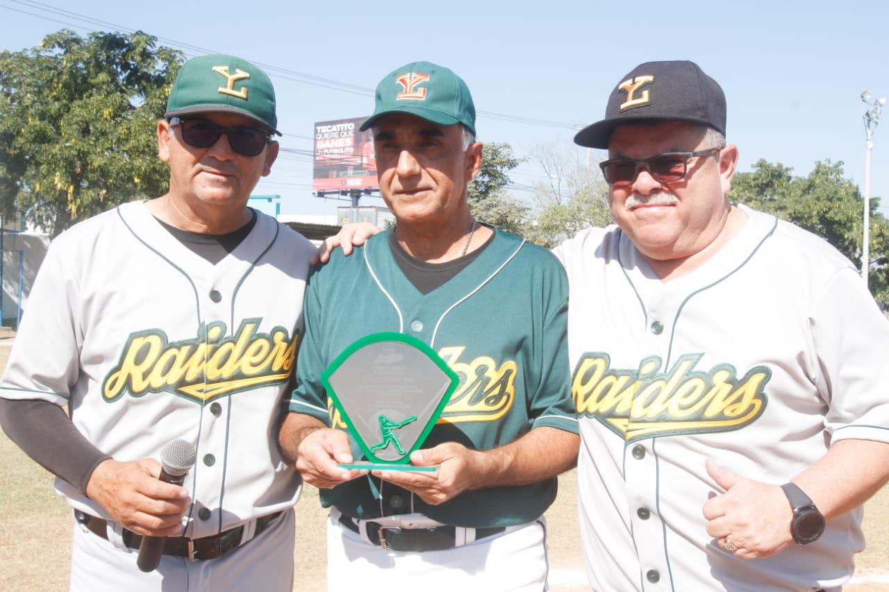 $!Recuerdan a Jesús Flores en partido amistoso de beisbol de ex Raiders