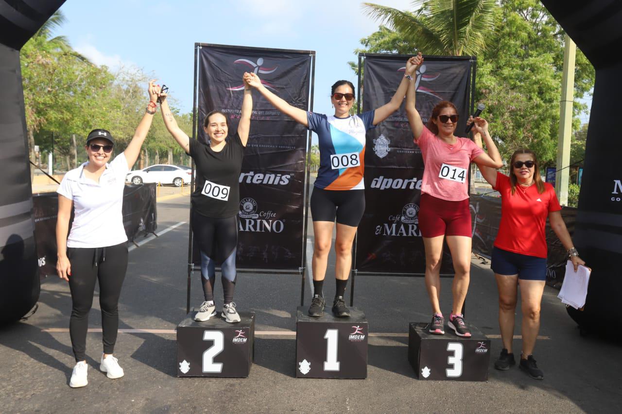 $!Festejan comunicadores Día de la Libertad de Expresión haciendo deporte