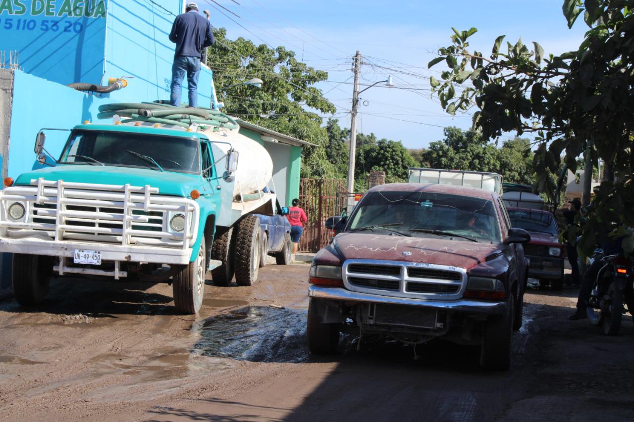 $!En Escuinapa florece negocio de venta de agua ante fallas de Jumapae